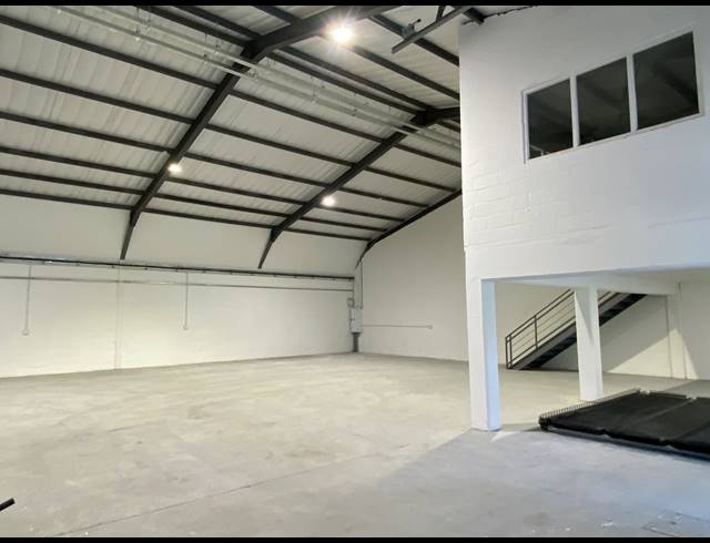 444M² WAREHOUSE TO LET IN TOKAI